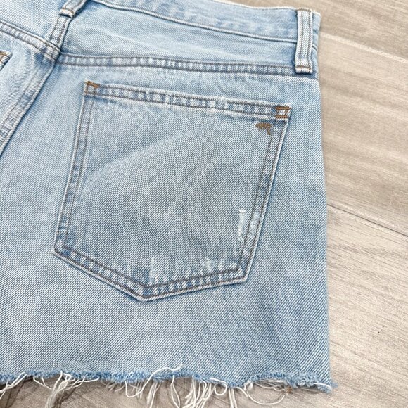 Madewell Relaxed Denim Cut-Off Shorts in Cedarcroft Wash Light Denim Size 26 - Picture 12 of 16